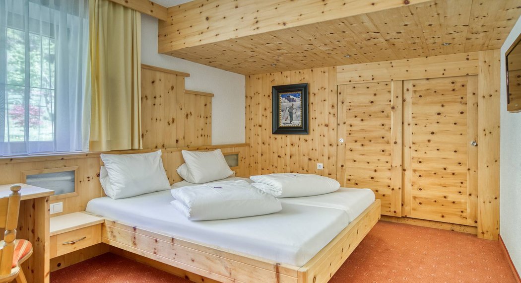 Hotel Oetztal: Ihr gemütliches Zimmer im Jägerhof wartet Hotel Oetztal: Ihr gemütliches Zimmer im Jägerhof wartet