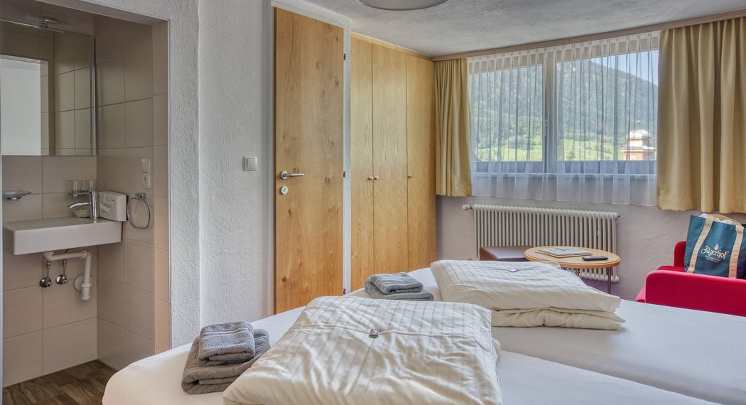 Doppelzimmer für 2-3 Personen ohne Balkon Doppelzimmer für 2-3 Personen ohne Balkon
