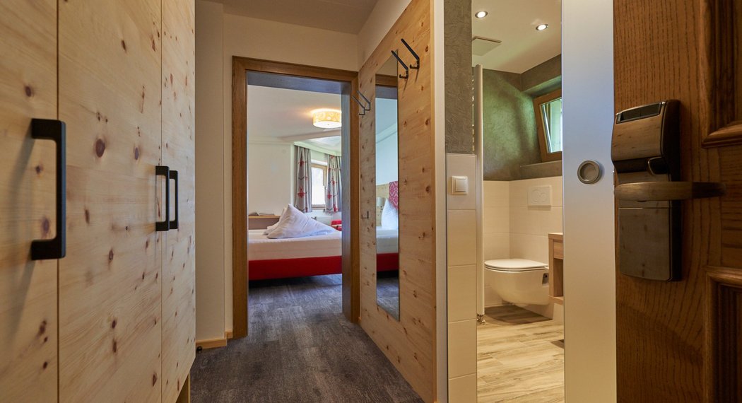 Hotel Oetztal: Ihr gemütliches Zimmer im Jägerhof wartet Hotel Oetztal: Ihr gemütliches Zimmer im Jägerhof wartet