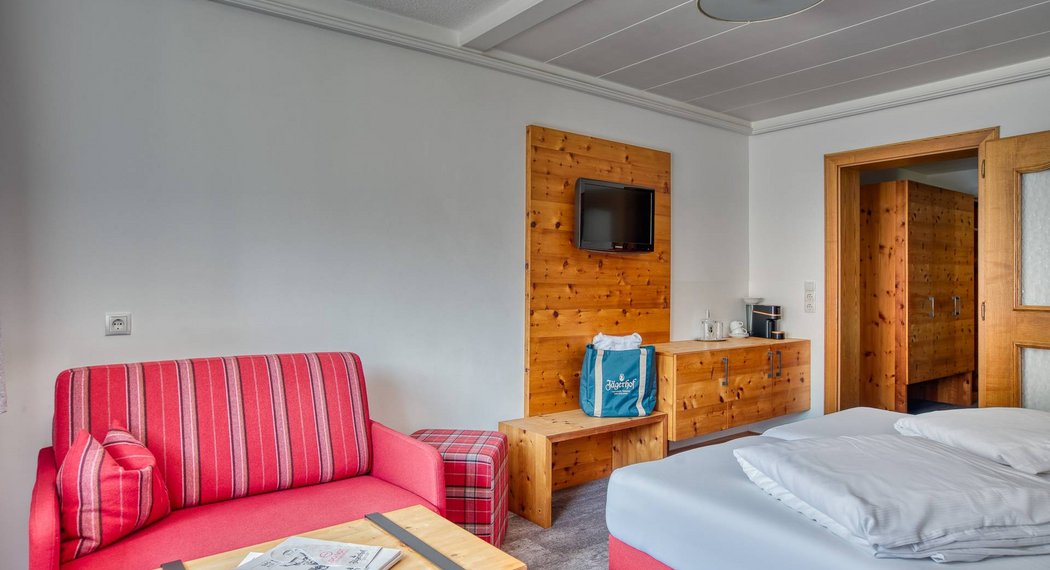 Hotel Oetztal: Ihr gemütliches Zimmer im Jägerhof wartet Hotel Oetztal: Ihr gemütliches Zimmer im Jägerhof wartet