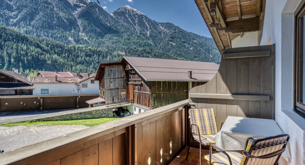 Hotel Oetztal: Ihr gemütliches Zimmer im Jägerhof wartet Hotel Oetztal: Ihr gemütliches Zimmer im Jägerhof wartet