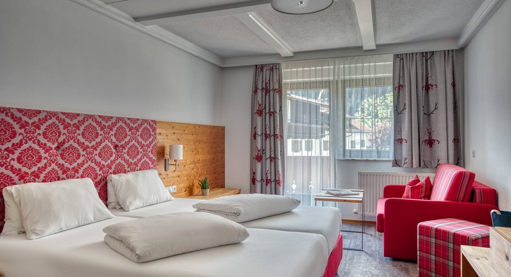 Hotel Oetztal: Ihr gemütliches Zimmer im Jägerhof wartet Hotel Oetztal: Ihr gemütliches Zimmer im Jägerhof wartet