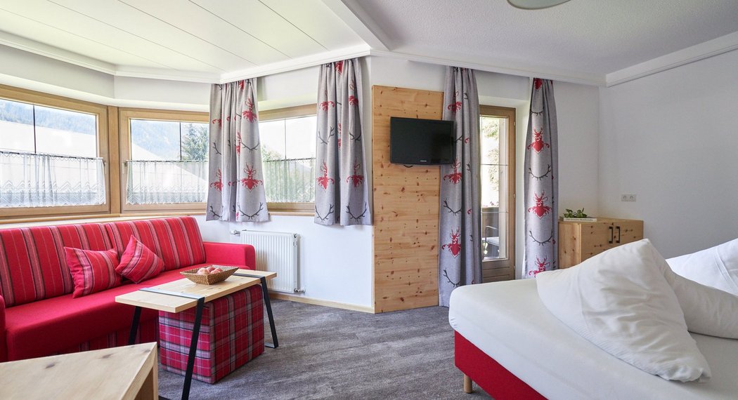 Hotel Oetztal: Ihr gemütliches Zimmer im Jägerhof wartet Hotel Oetztal: Ihr gemütliches Zimmer im Jägerhof wartet